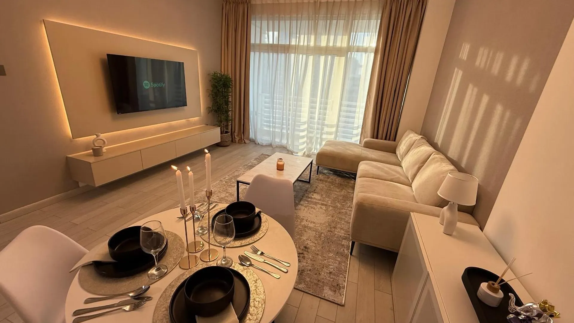 Panoramic Canal & Burj Khalifa View Luxury 1Br In Business Bay Dubai