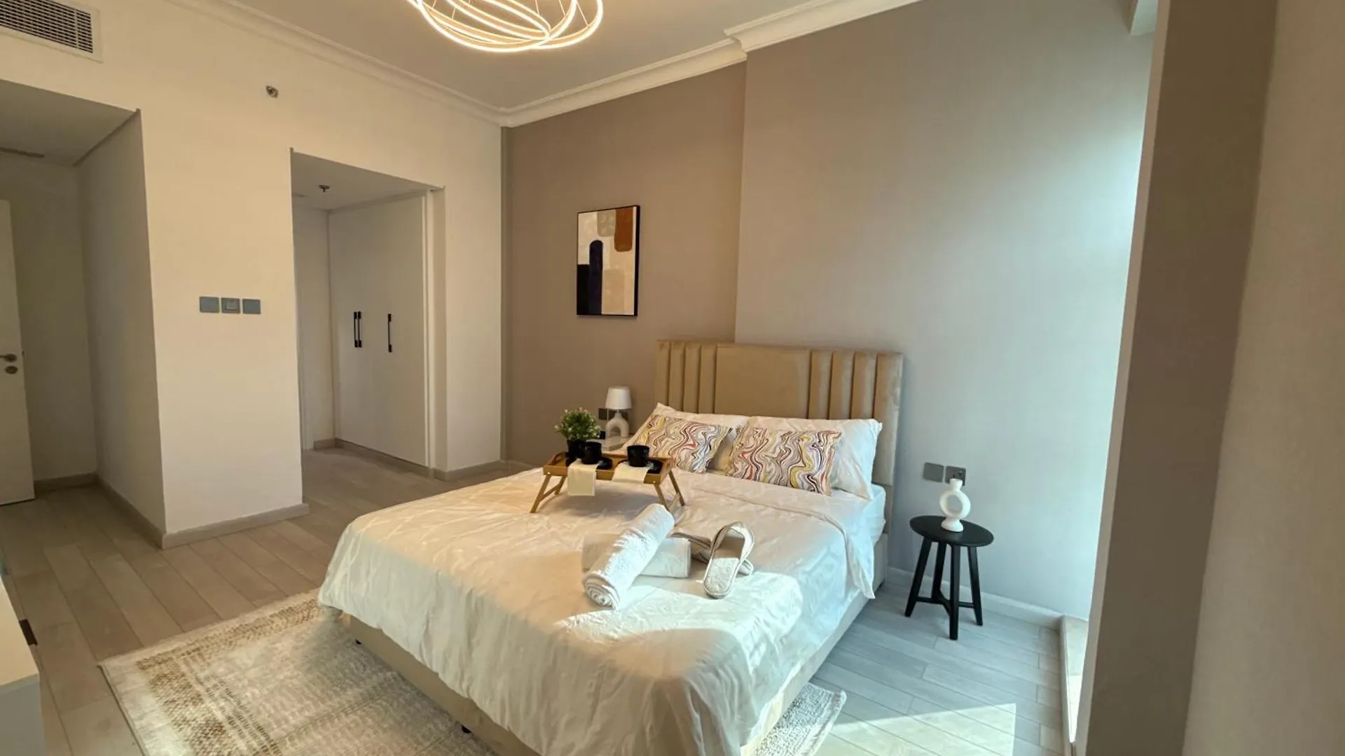 Panoramic Canal & Burj Khalifa View Luxury 1Br In Business Bay 두바이